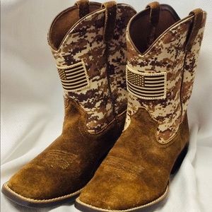 Ariat camo US flag cowboy boot boys size 5